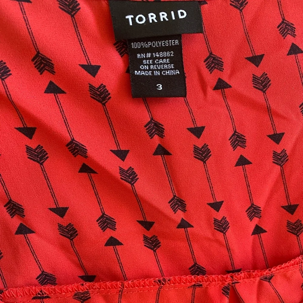TORRID Sleeveless Cami Shell Tank Red Arrow Pattern Plus Size - Picture 8 of 8